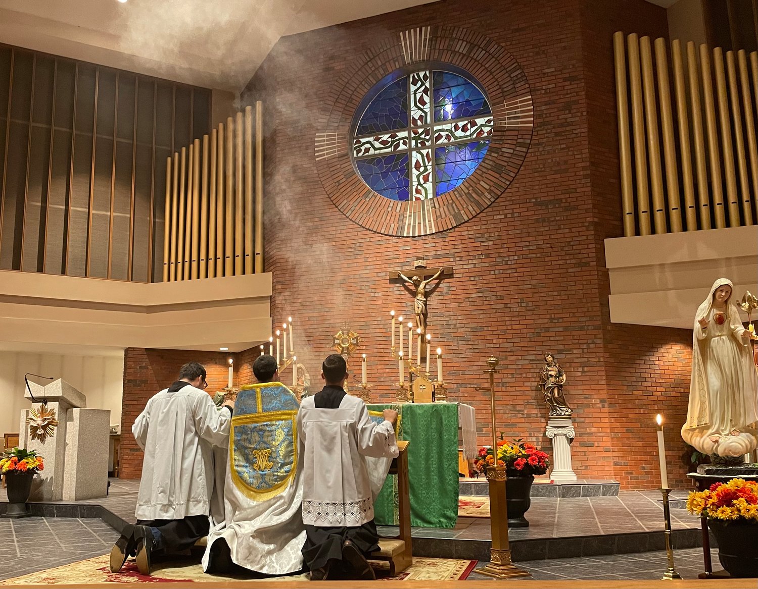 The USCCB’s national Eucharistic Revival Initiative began in the Diocese of Providence with an evening Holy Hour and Solemn Vespers at Saint Philip’s Church, Greenville, on Oct. 7.